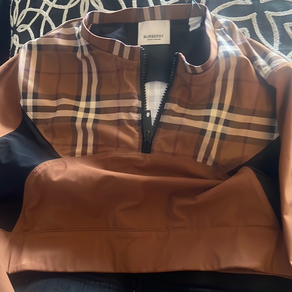 Burberry sport top